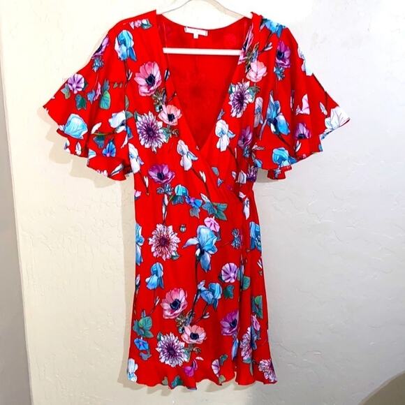 Willow and clay red floral flutter sleeve wrap dress. - Picture 1 of 8